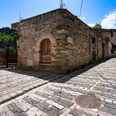 Castlefront Villa Gjirokastër Dış mekan fotoğraf